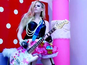 Avril Lavigne - Hello Kitty (en PornMusicVideos Porn Music Video)
