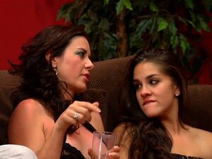 Echte Amateur-Mädchen finden sich auf einer Swingerparty wieder.