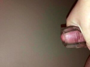 12-Spritz-Cumshot mit Fleshlight-Ärmel