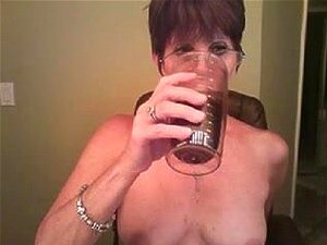 Reife Bimbo posiert vor der Webcam, ich habe mit dieser