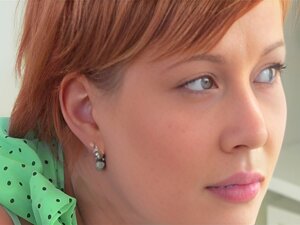 Rothaarige MILF genießt den Valentinstag, mollige rothaarige MILF