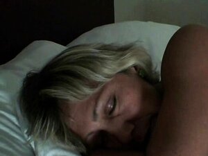 Zwei Jungs, süß, bitte blond, 50 Jahre alte Dame