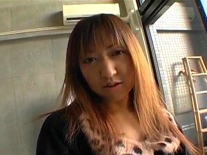 Mayumi, Mama mit riesigen Titten, genießt einen guten Fick