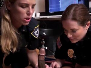 Bubble Butt MILF-Offizierin liebt BBC in ihren saftigen Muschis.