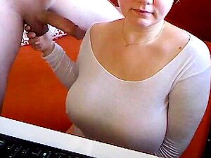 Dralle MILF mit runden Titten
