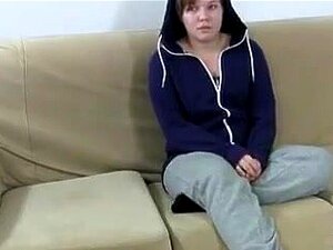 Amateur - süßes molliges College-Mädchen anales Facial,