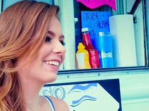 Brazzers Exxtra - Алекс Блејк Шон Лоулес - W