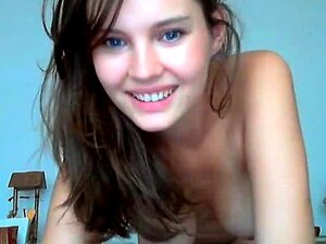 Schöne Webcam-Girl zeigt ihren Körper