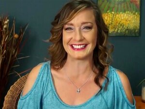 Die reife Milf Cindi zieht sich aus!,