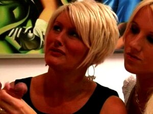 CFNM europoema's verzamelen sperma voor hun spermabak c. CFNM