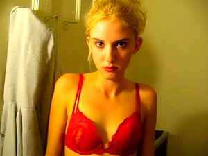 Roligt! Dumma blond tik smaka hennes röv-3