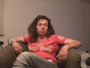 Verstimmte Trucker-Hure lutscht meinen Schwanz