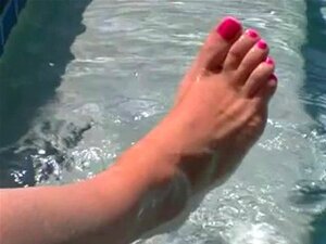 Titten-Milf-Göttin Carrie macht einen frischen Typen