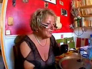 Heißeste Omas, Dessous xxx Szene,