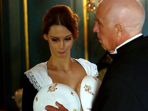 Die busty Maid Erica Fontes wird gefickt. Die busty Maid Erica Fontes