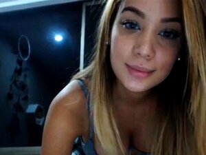 Chat sessuale dal vivo gratuita con la modella latina Hot Anne