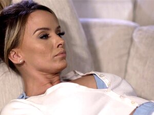 Stiefmutter PRISTINE EDGE ist zurück, um ihren Stiefsohn glücklich