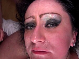 Fette BDSM-Schlampe wird gefickt. Fette BDSM-Schlampe wird gefickt und