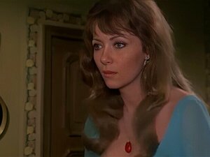 Ingrid Pitt und Madeline Smith - Die Vampirliebhaber 02