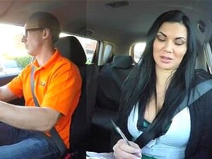 Fake Driving college isorintainen tarkastaja kulkee innostava tuore