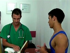 Schwuler XXX Er hatte einen atemberaubenden unbeschnittenen Schwanz