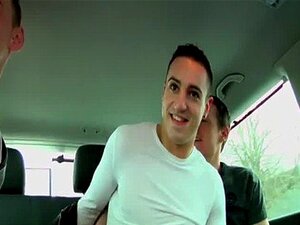 Schwuler Porno Muscle Boy Jake wird gekauft