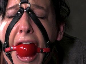 Elektronisk straffad sub smiskad hårt