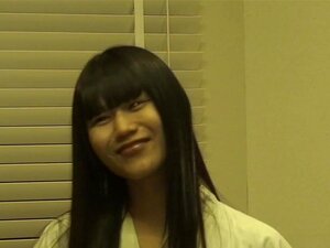 Ladyboy-Dildo Video: Naam - Беспомоћни Anus, Naam је