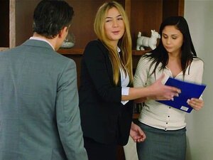 TUSHY Ariana Marie beim ersten Anal