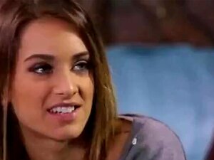 Frau trifft frischen Typen im Urlaub. Er stimmte der Aufnahme eines