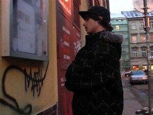 Fyllig bbw plockar upp honom från gatan