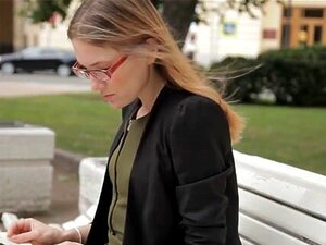 Sie ist Nerdy - Argentinien - Mischt Sex mit Englisch. Argentinien
