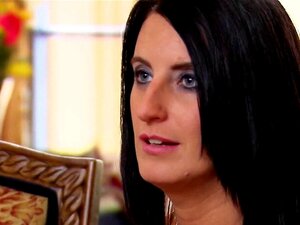 Swinger-Ehemann muss die Titten einiger Ehefrauen lecken und lutschen