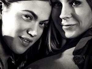 Busige lesbische MILFs Alyssa Reece und Dorothy Black