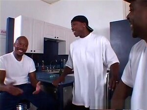 Hetaste porrstjärnan Cherry Poppens i bästa interracial,