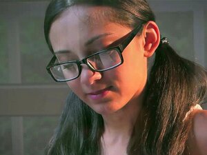 Body Art - Сима Б. Она је витка, слатка