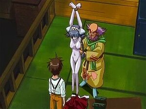 Süßes Anime-Mädchen im Badezimmer