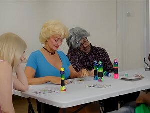 Schau dir Quelle + mehr an? Cheeck Descxription jetzt! - Gilf, Granny,