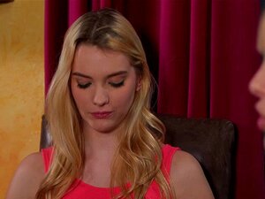 Mädchen reissen sich gegenseitig die Muschis, um immer wieder zu