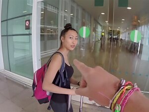 Großbrüstiges asiatisches Babe Sharon Lees öffentliche Begegnung -