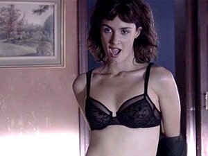 Paz Vega zieht sich nackt aus