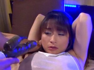 Verspielte japanische Aika Miura verlangt nach extremem Fick.