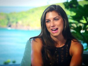 Alex Morgan Bikinit Kuvaukset Kulissien Takana