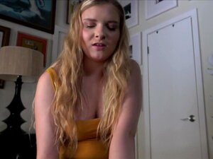 Stiefvater spritzt in die Freundin des Stiefsohns - Harlow West -