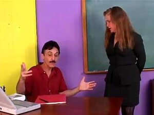 Kinky alter Spunker mag es, hart gefickt zu werden und eine klebrige