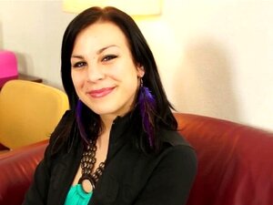 Sie wird seinen harten Schwanz nicht stören. Während der