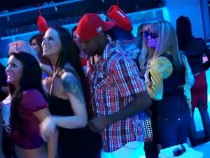 Expliciet groep neuken delights