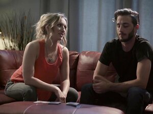 Врућа плавуша Рајли Рејес има секс са