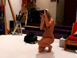 NACKTE GLÜCKLICHE MÄDCHEN, Staffel #1 Ep.3. Andrew lernt die