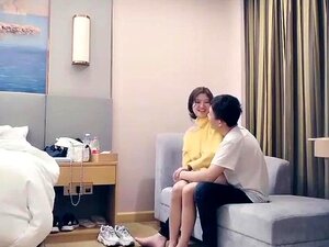 Schau dir jetzt zwei wunderschöne chinesische Mädchen an! -